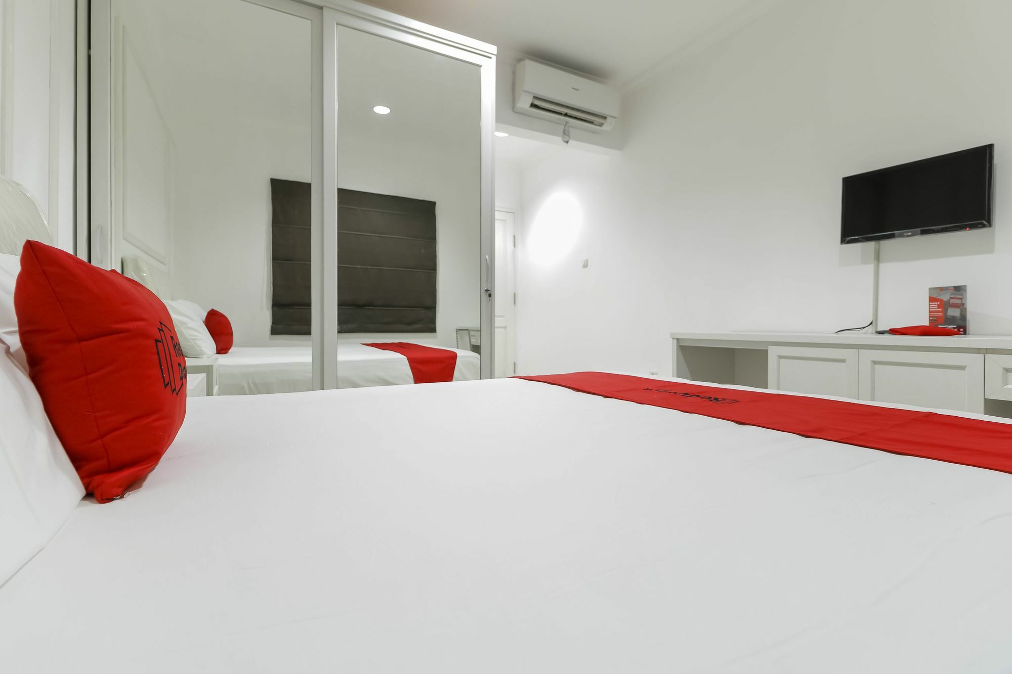 Reddoorz Plus @ Setiabudi Barat Jakarta Exteriör bild