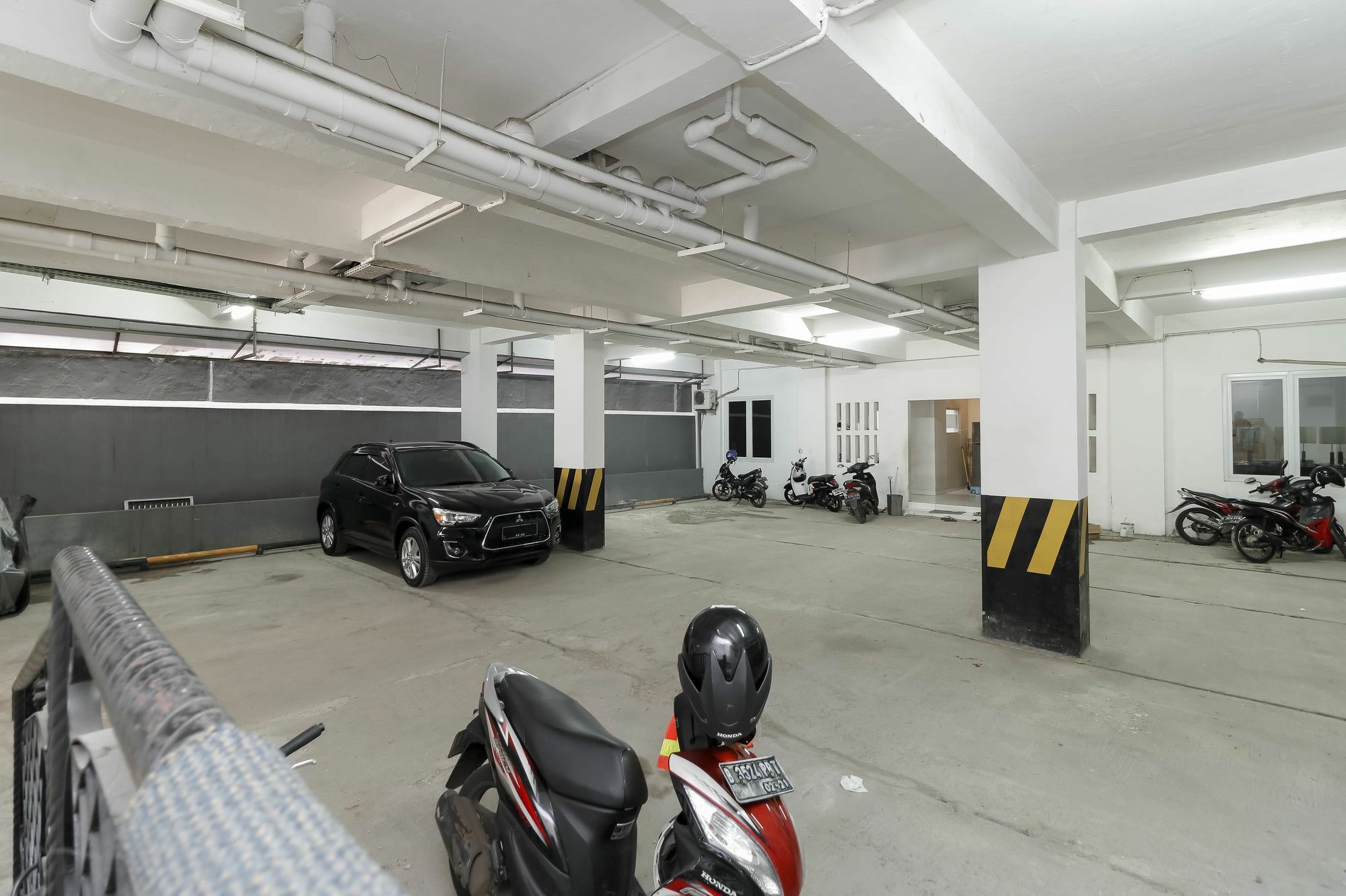 Reddoorz Plus @ Setiabudi Barat Jakarta Exteriör bild