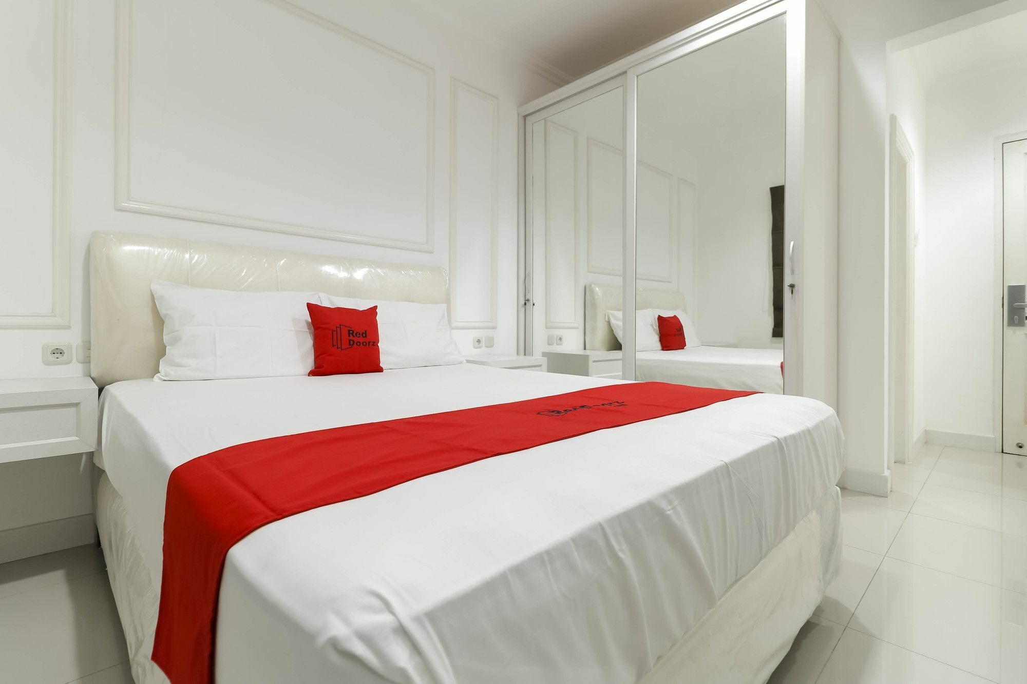 Reddoorz Plus @ Setiabudi Barat Jakarta Exteriör bild