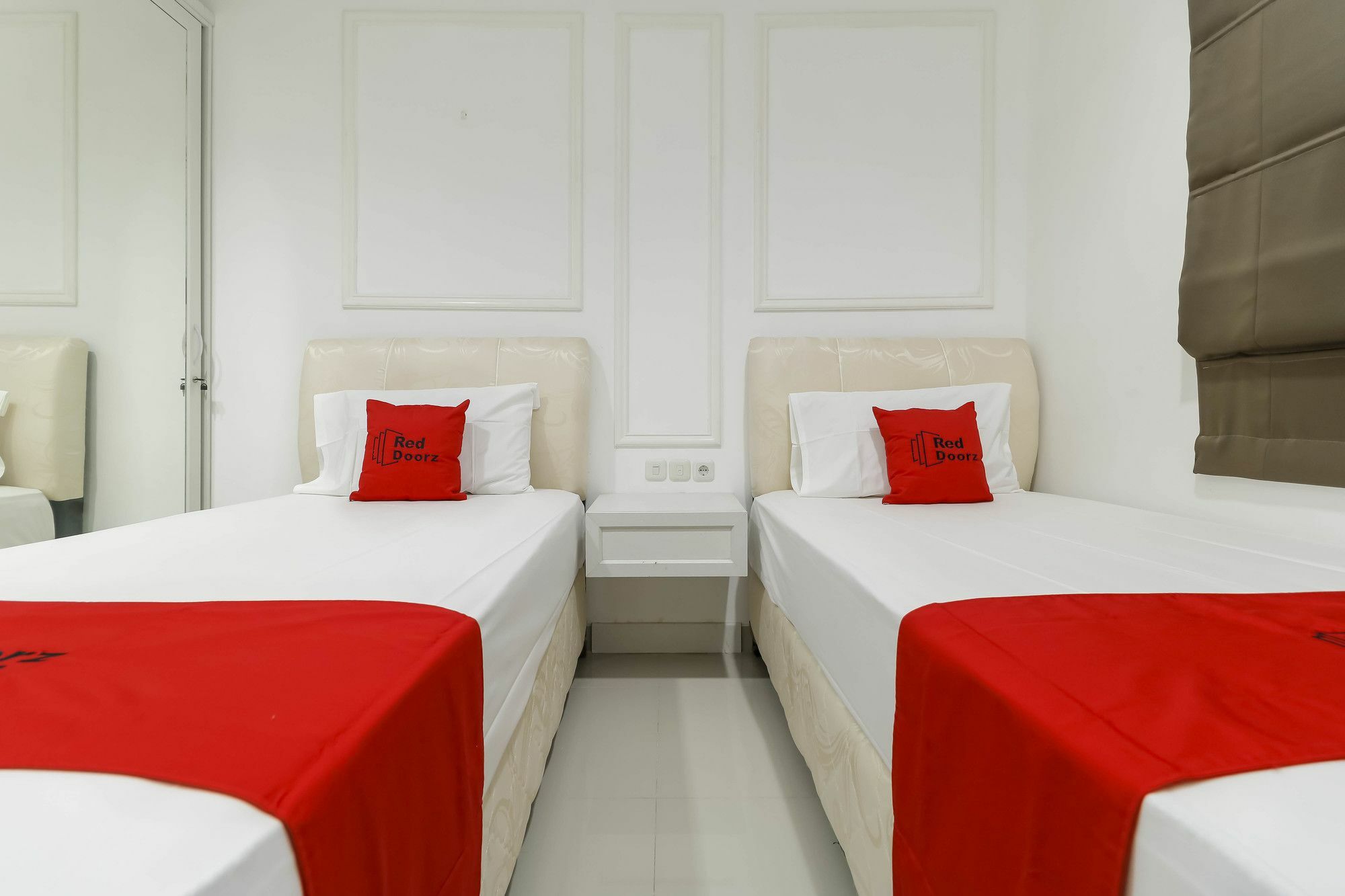 Reddoorz Plus @ Setiabudi Barat Jakarta Exteriör bild