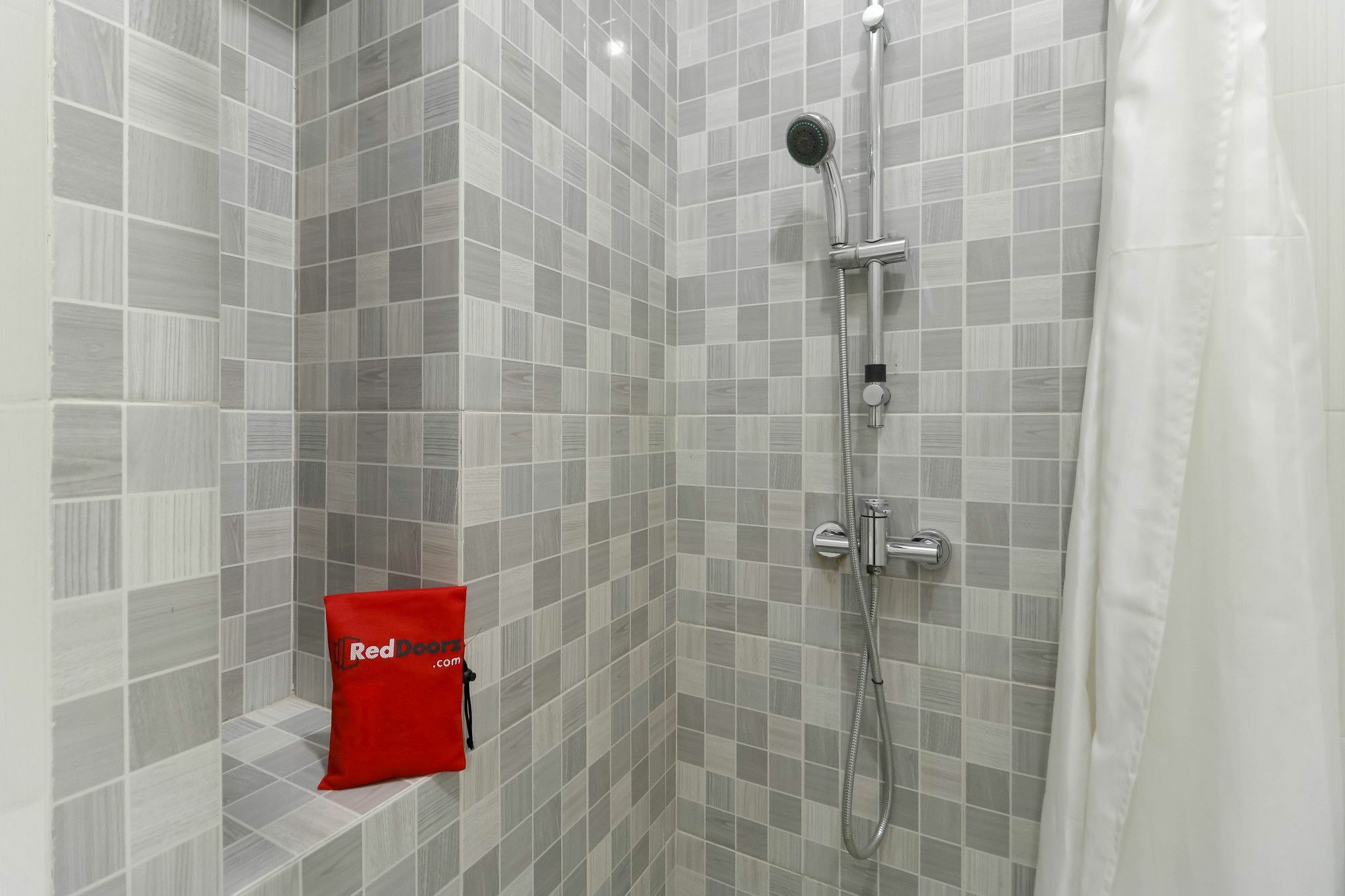 Reddoorz Plus @ Setiabudi Barat Jakarta Exteriör bild
