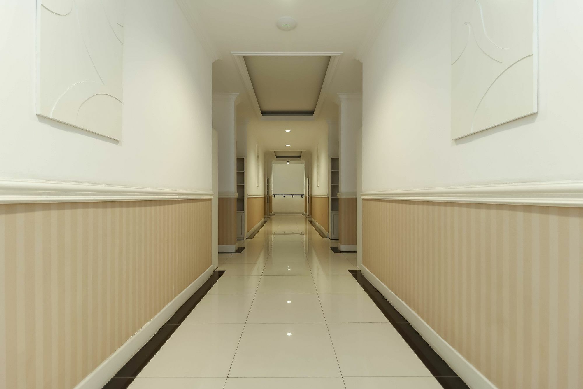 Reddoorz Plus @ Setiabudi Barat Jakarta Exteriör bild